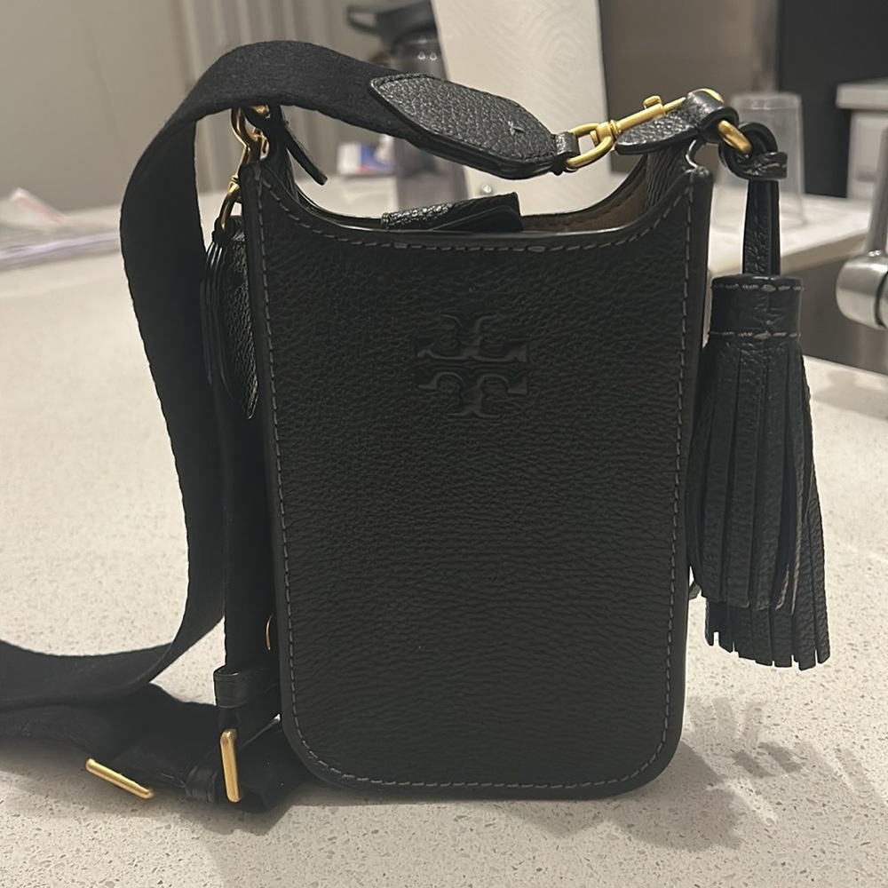 NWOT Tory Birch Black Leather Thea Crossbody Womens Bag 7 /2” high with Tassels